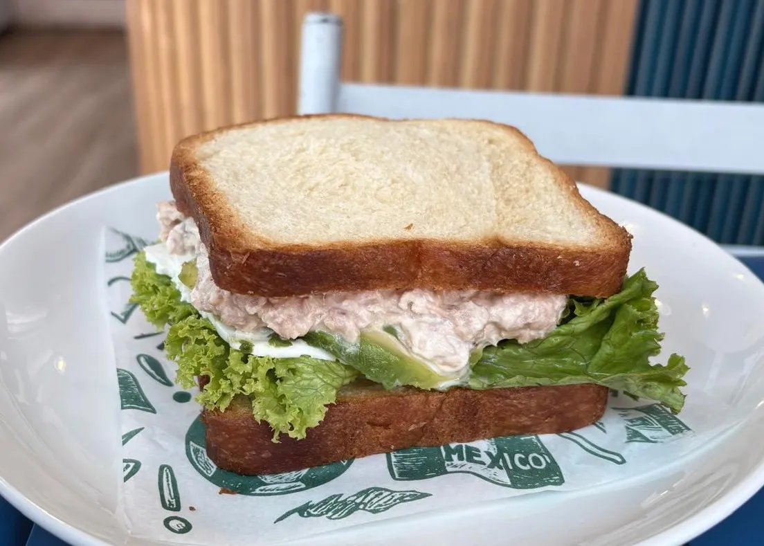 Menu item de Sorbos BREW: Café artesanal y platillos locales en México: Sándwich light