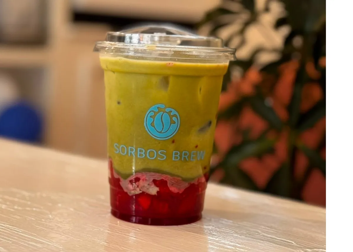 Menu item de Sorbos BREW: Café artesanal y platillos locales en México: Matcha Fresa
