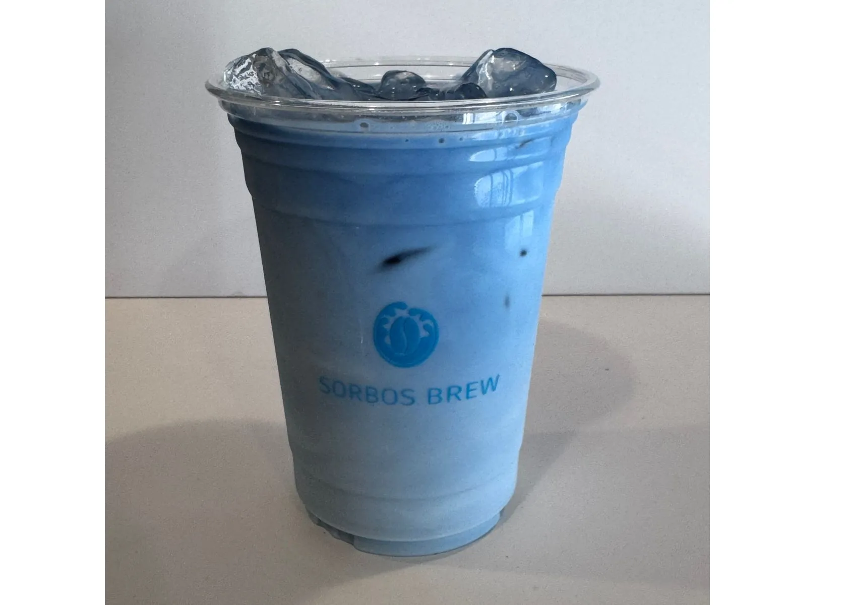 Menu item de Sorbos BREW: Café artesanal y platillos locales en México: Coco Ocean Latte