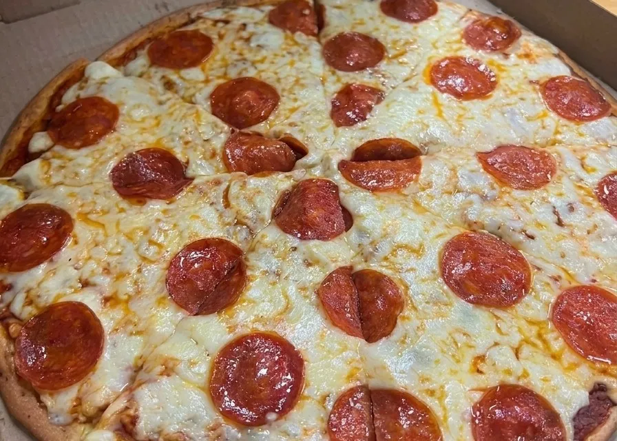 Menu item de Rosvil Pizzas | Pizza a domicilio en Puerto Vallarta: Pepperoni