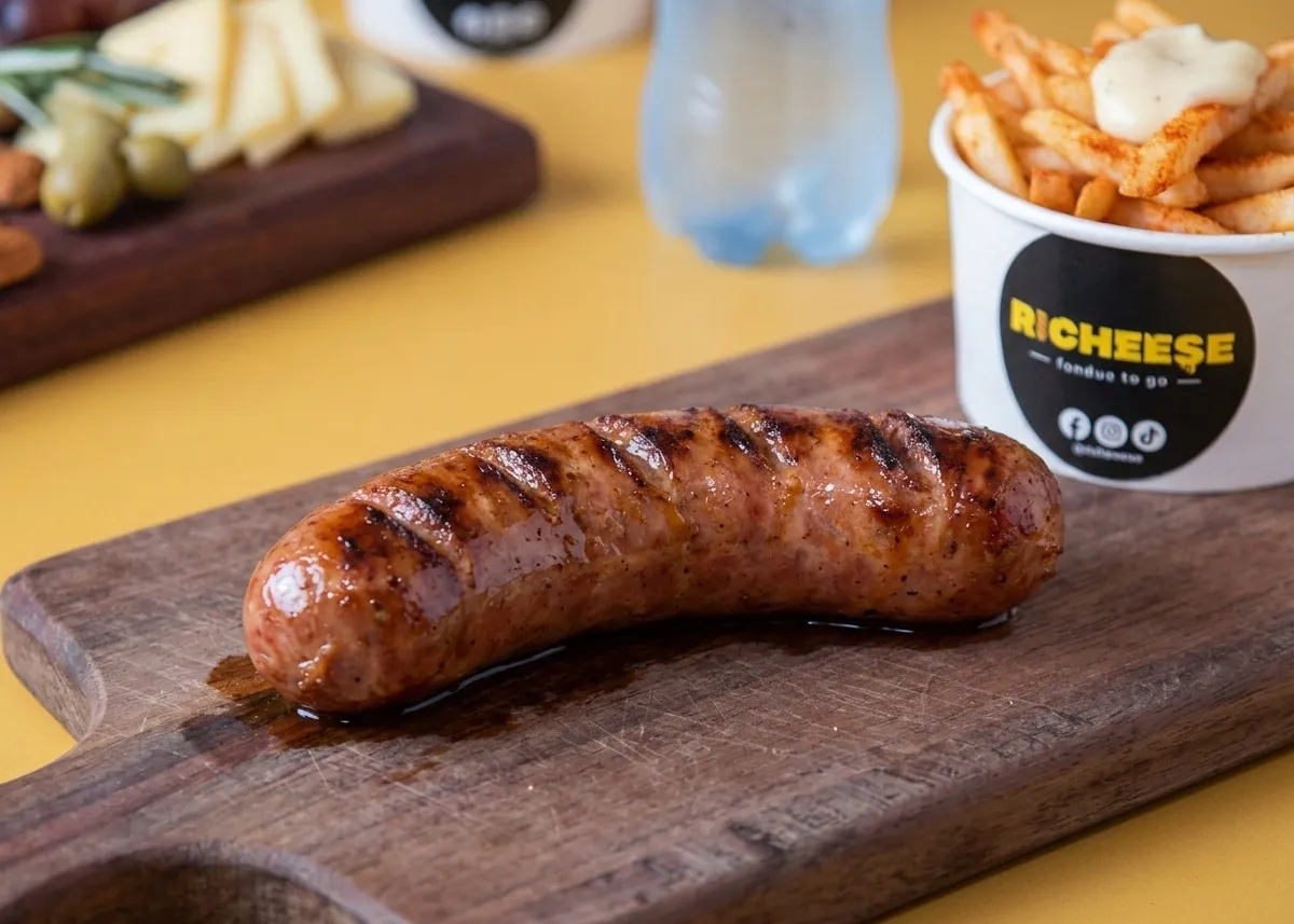 Menu item de Richeese MX – Experiencia Gastronómica Única en CDMX: Salchicha italiana