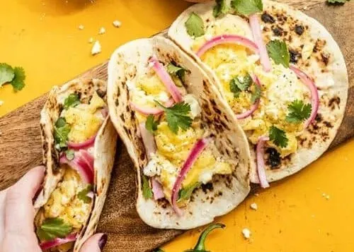 Menu item de Hot Mamma´s Hot Chicken – Nashville en la Condesa CDMX: Breakfast Tacos