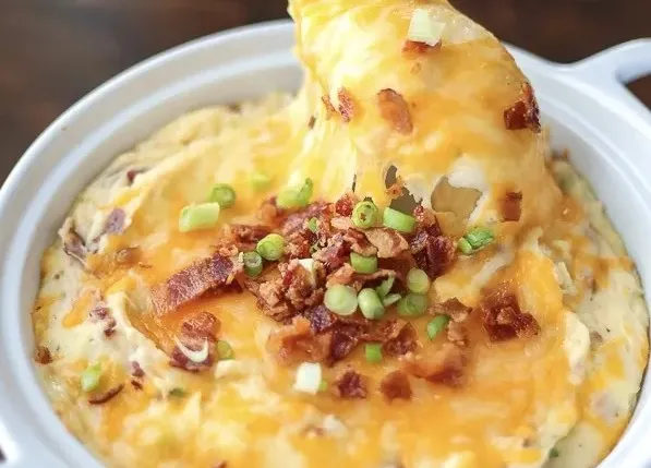 Menu item de Hot Mamma´s Hot Chicken – Nashville en la Condesa CDMX: Loaded Mashed Potatoes GRANDE