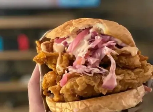 Menu item de Hot Mamma´s Hot Chicken – Nashville en la Condesa CDMX: The Perfect Tennessee Torta