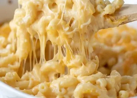Menu item de Hot Mamma´s Hot Chicken – Nashville en la Condesa CDMX: Cora Lee's Mac and Cheese Bowl con Pollo