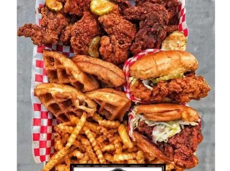 Menu item de Hot Mamma´s Hot Chicken – Nashville en la Condesa CDMX: Paquete #quedateencasa